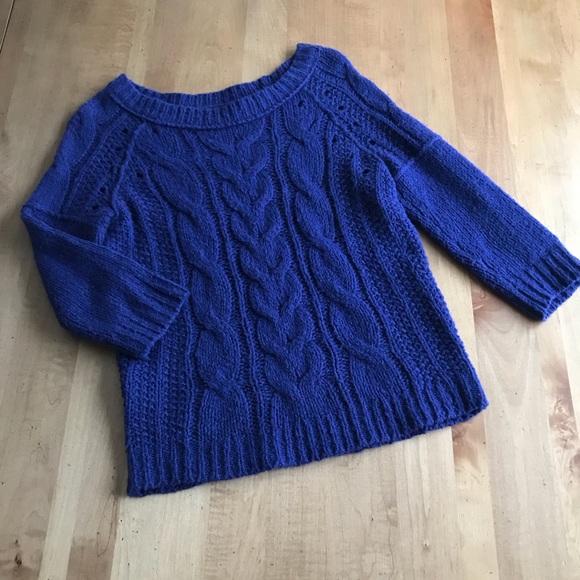 LOFT Sweaters - 🎉HP🎉Anne Taylor Loft blue cable knit sweater